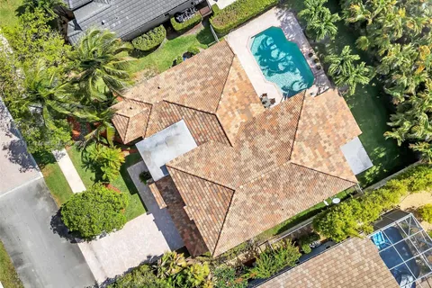 4123 W Lake Estates Dr, Davie FL 33328