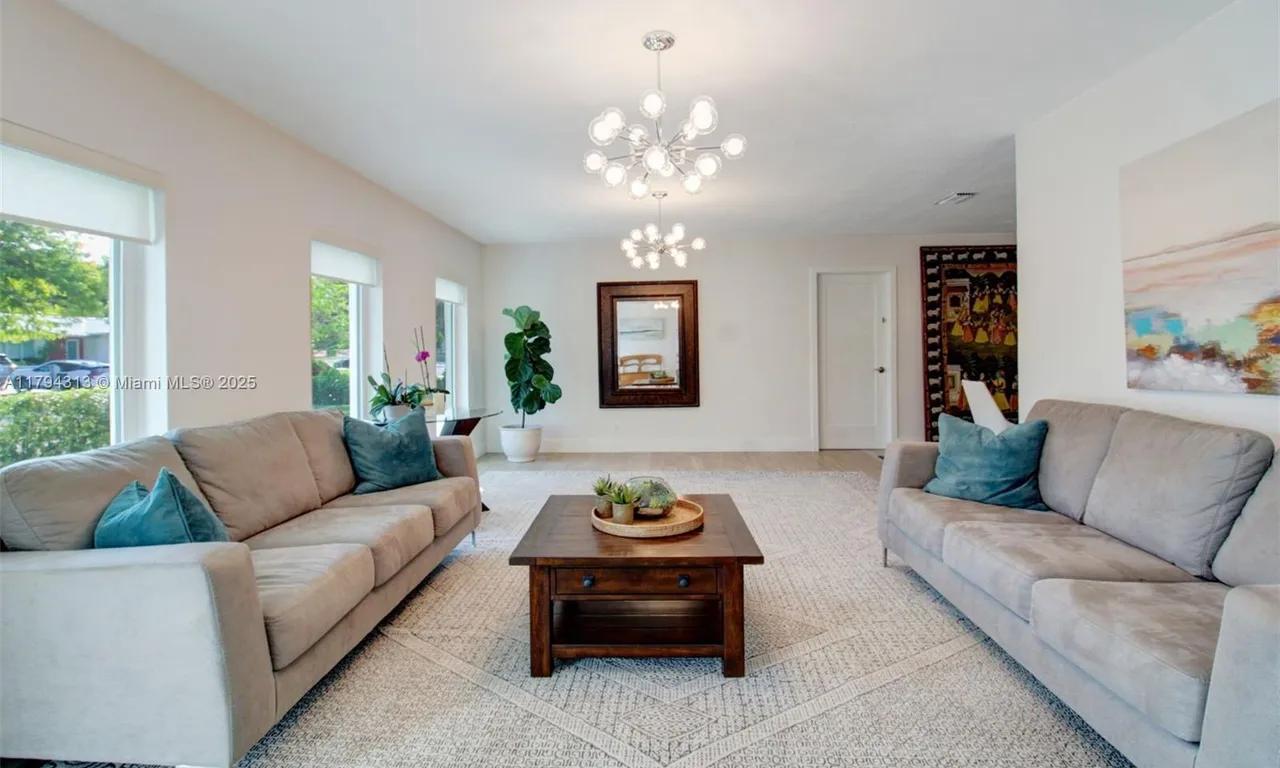 10861 SW 126th St, Miami FL 33176