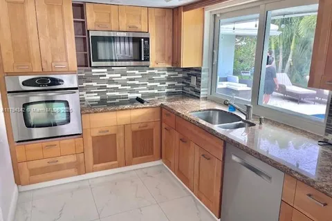 1851 NE 59th Ct, Fort Lauderdale FL 33308