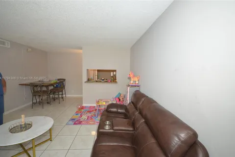 1004 Twin Lakes Dr # 1004, Coral Springs FL 33071