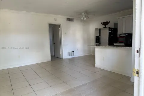 890 NW 45th Ave # 5, Miami FL 33126