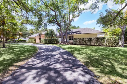 6255 SW 99th Ter, Pinecrest FL 33156
