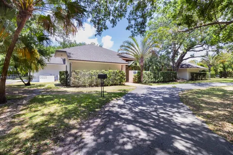 6255 SW 99th Ter, Pinecrest FL 33156