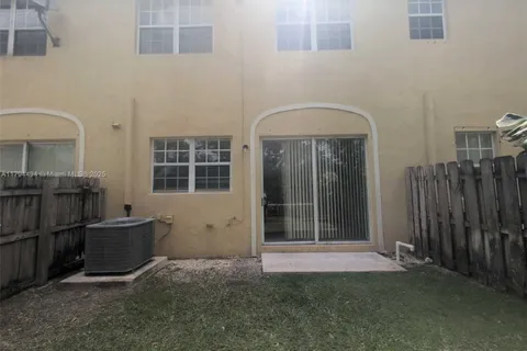 430 NE 21st Ave, Homestead FL 33033