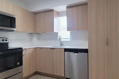 948 SW 3rd St # 303, Miami FL 33130