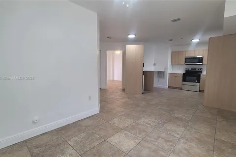 948 SW 3rd St # 303, Miami FL 33130