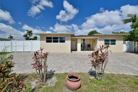 104 N 31st Ct, Hollywood FL 33021