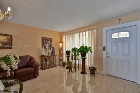 104 N 31st Ct, Hollywood FL 33021