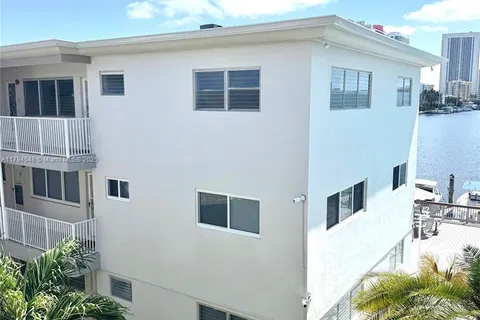462 Golden Isles Dr # 301, Hallandale Beach FL 33009