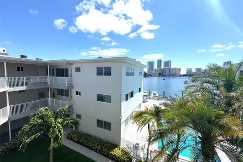 462 Golden Isles Dr # 301, Hallandale Beach FL 33009