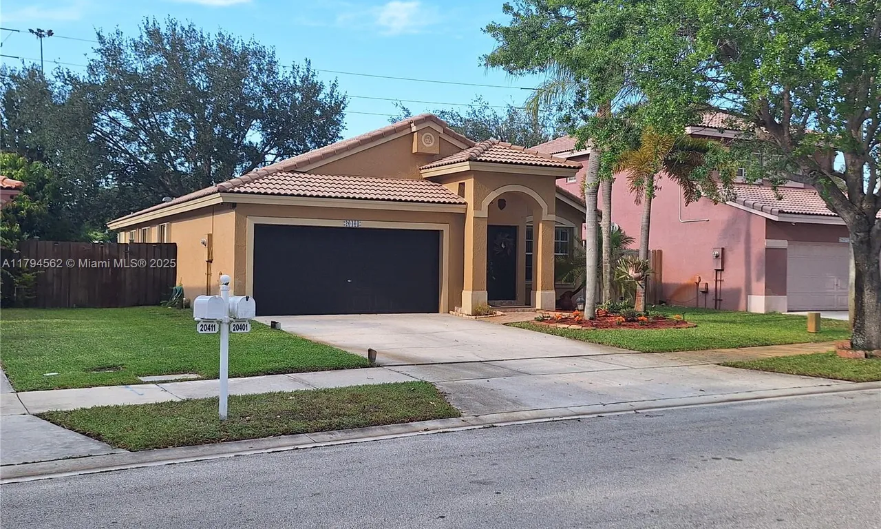 20401 SW 1st St, Pembroke Pines FL 33029