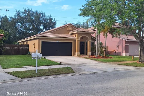 20401 SW 1st St, Pembroke Pines FL 33029