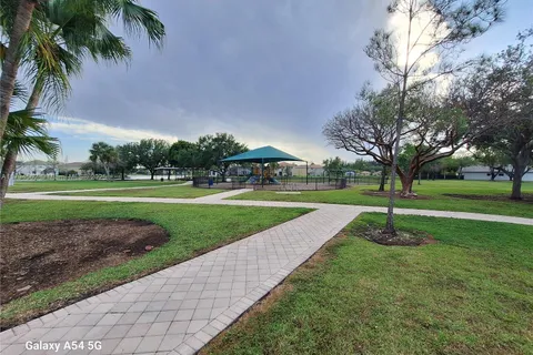 20401 SW 1st St, Pembroke Pines FL 33029
