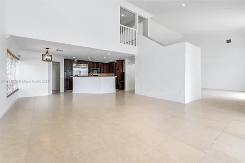 13790 NW 20th St, Pembroke Pines FL 33028
