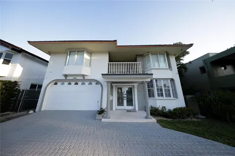 1230 NE 89th St, Miami FL 33138