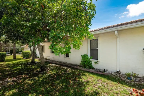 1422 NW 97th Ave, Coral Springs FL 33071
