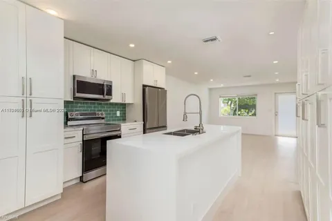 1421 NE 30th Ct # 1412, Oakland Park FL 33334