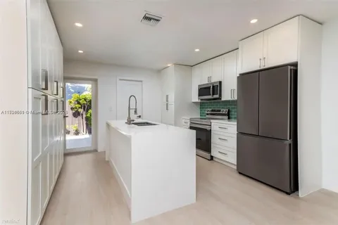 1421 NE 30th Ct # 1412, Oakland Park FL 33334