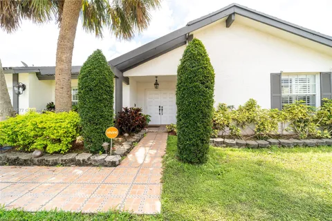 7354 NW 49th Ct, Lauderhill FL 33319