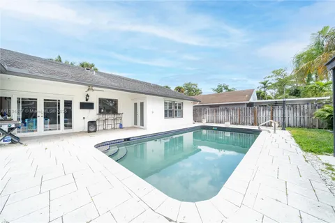 7354 NW 49th Ct, Lauderhill FL 33319
