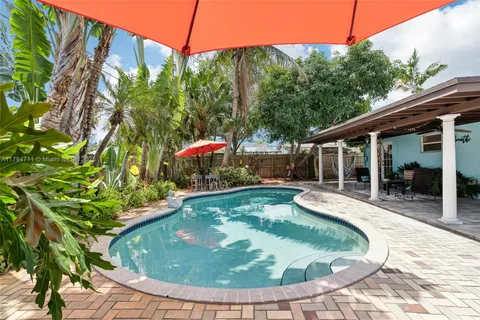 4400 NE 13th Ave, Oakland Park FL 33334