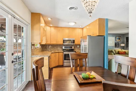 4400 NE 13th Ave, Oakland Park FL 33334