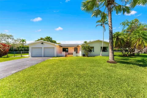 8885 SW 182nd Ter, Palmetto Bay FL 33157