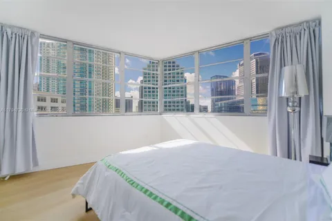 801 Brickell Bay Dr # 1962, Miami FL 33131