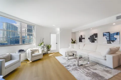 801 Brickell Bay Dr # 1962, Miami FL 33131