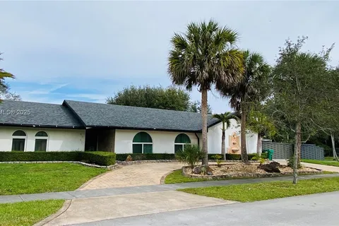 8701 SW 191st St, Cutler Bay FL 33157