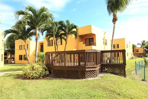 686 NW 114th Ave # 101, Sweetwater FL 33172