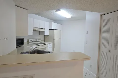 9001 Wiles Rd # 3, Coral Springs FL 33067