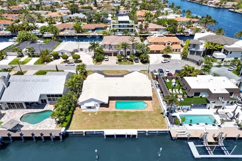 3080 NE 42nd St, Fort Lauderdale FL 33308