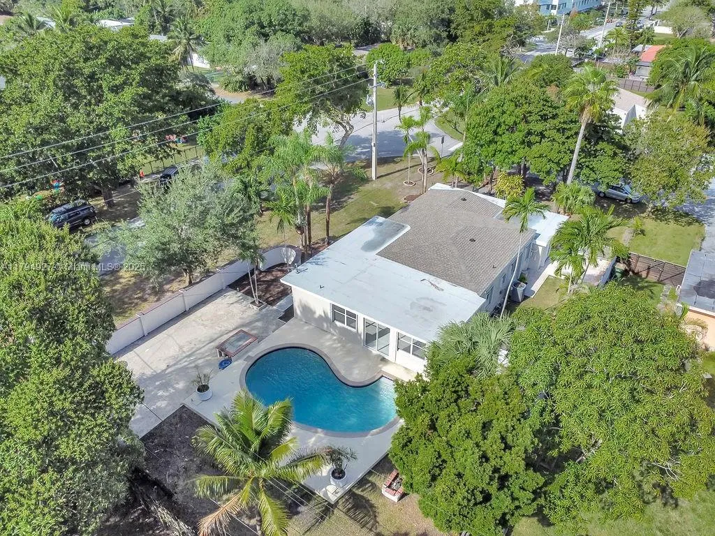 12135 NE 10th Ave, North Miami FL 33161