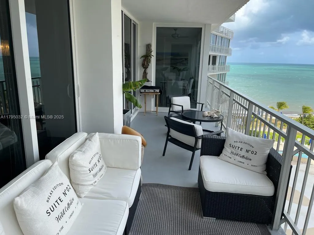 600 Grapetree Dr, Key Biscayne FL 33149