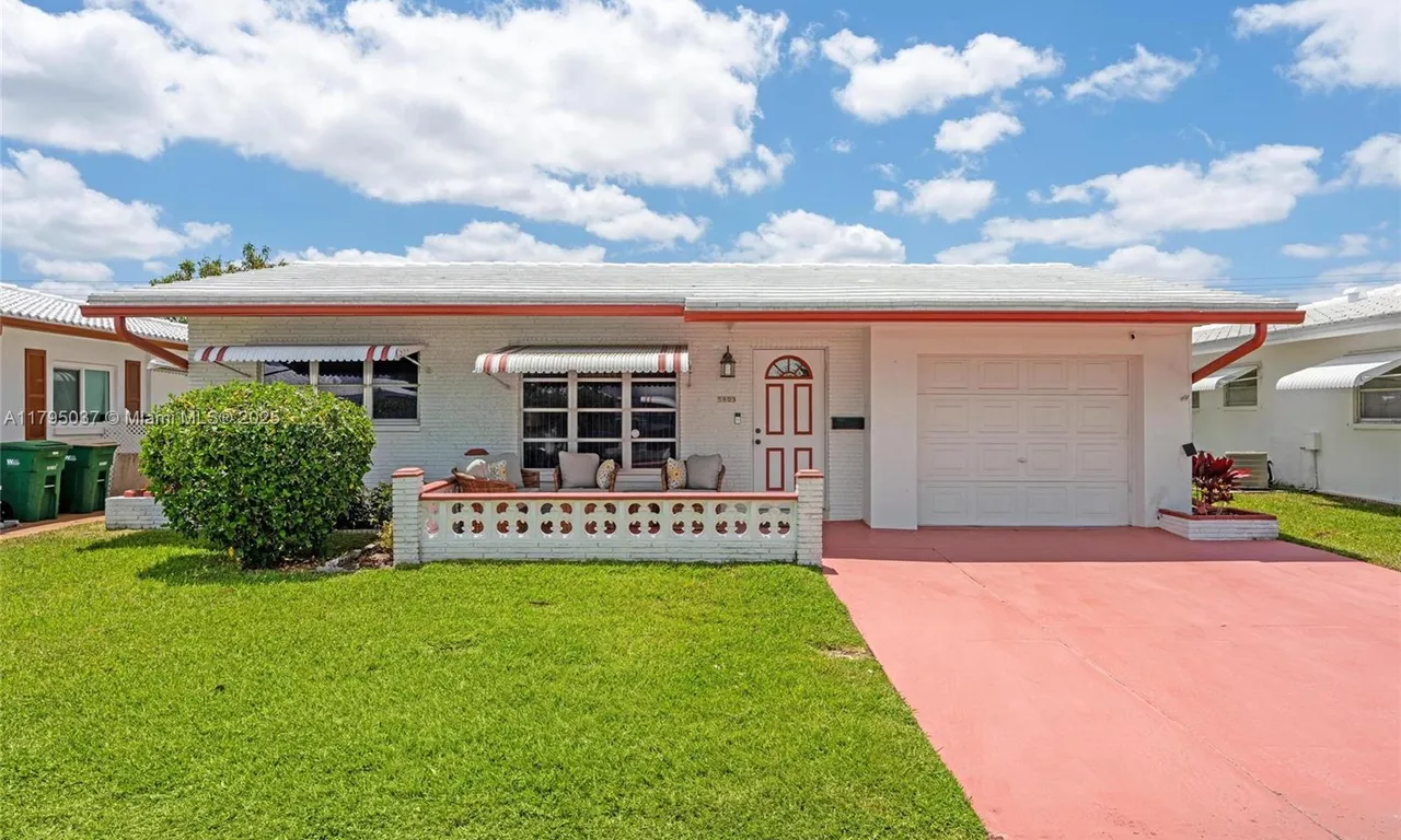 5803 NW 84th Ave, Tamarac FL 33321