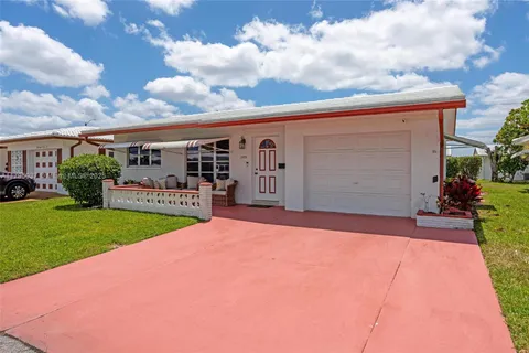 5803 NW 84th Ave, Tamarac FL 33321