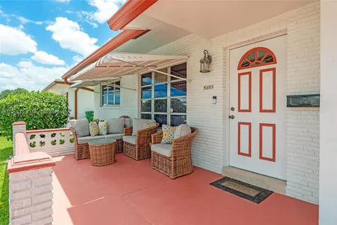 5803 NW 84th Ave, Tamarac FL 33321
