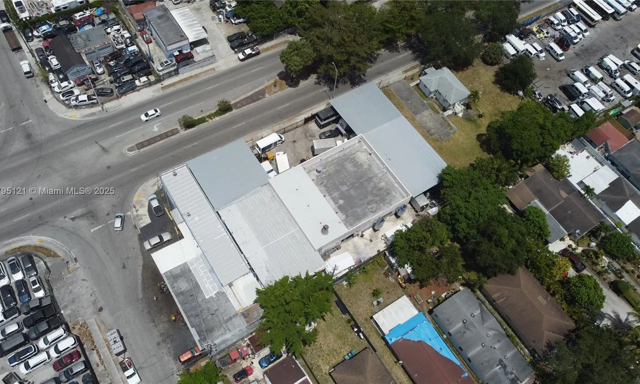 3082 NW 62nd St, Miami FL 33147