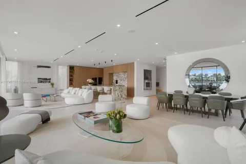 310 W Dilido Dr, Miami Beach FL 33139