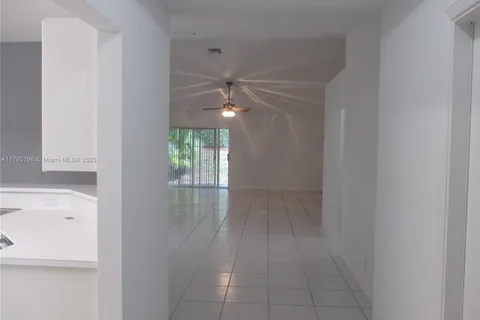 4112 Pine Ridge Ln, Weston FL 33331