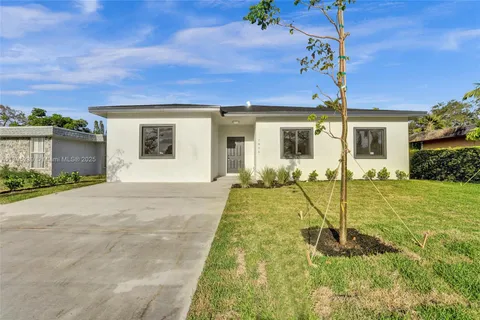 7806 NW 68th Ave, Tamarac FL 33321