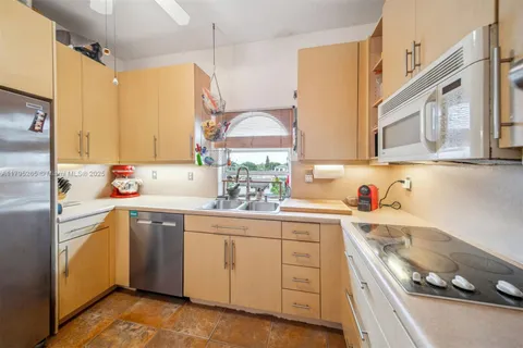 9008 Collins Ave # 402, Surfside FL 33154