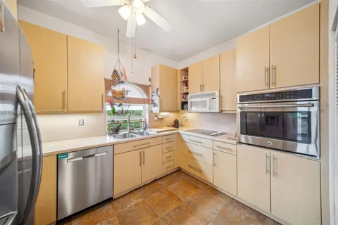 9008 Collins Ave # 402, Surfside FL 33154