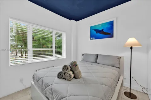 255 W 24th St # 302, Miami Beach FL 33140