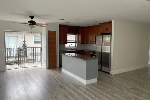5209 NW 18th St # 3E, Lauderhill FL 33313