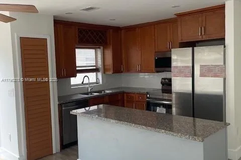 5209 NW 18th St # 3E, Lauderhill FL 33313