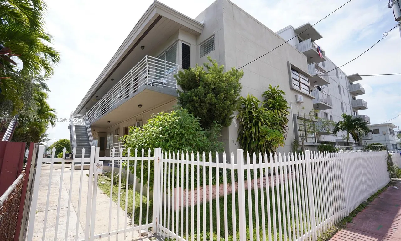 8321 Crespi Blvd # 1, Miami Beach FL 33141