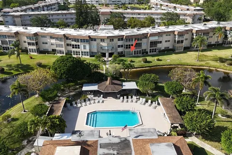 4700 NW 35th St # 408, Lauderdale Lakes FL 33319