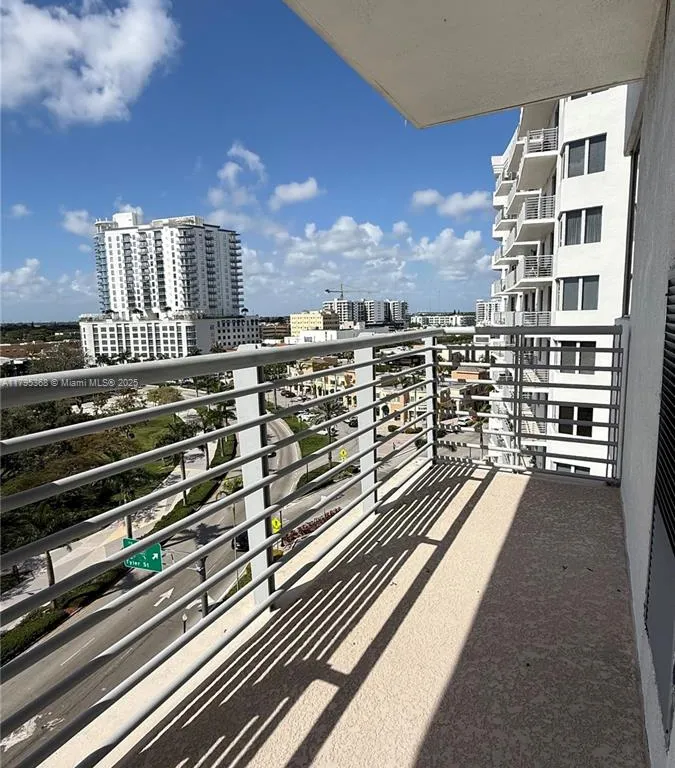 1830 Radius Dr # 915, Hollywood FL 33020